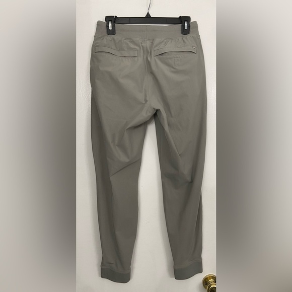 Vuori Meta Jogger Gray Jogger Pants Size Small - Picture 2 of 8